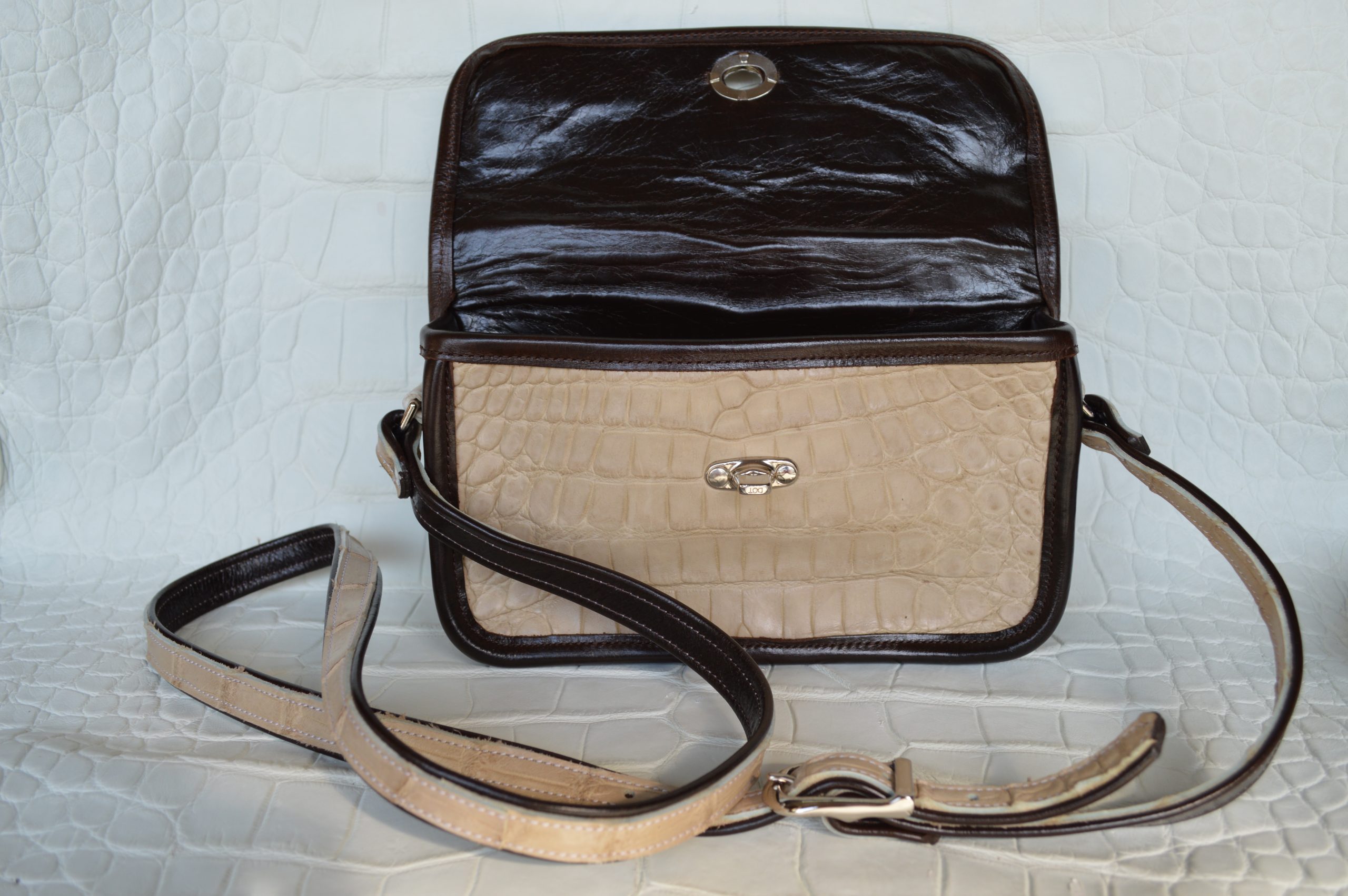 Black Leather Crossbody Alligator Handbag Purse – Yoder Leather Company